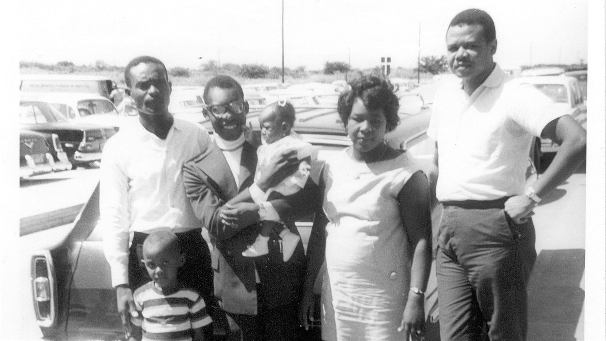 Ulrich Chérubin, maire d'Amos, avec sa famille
