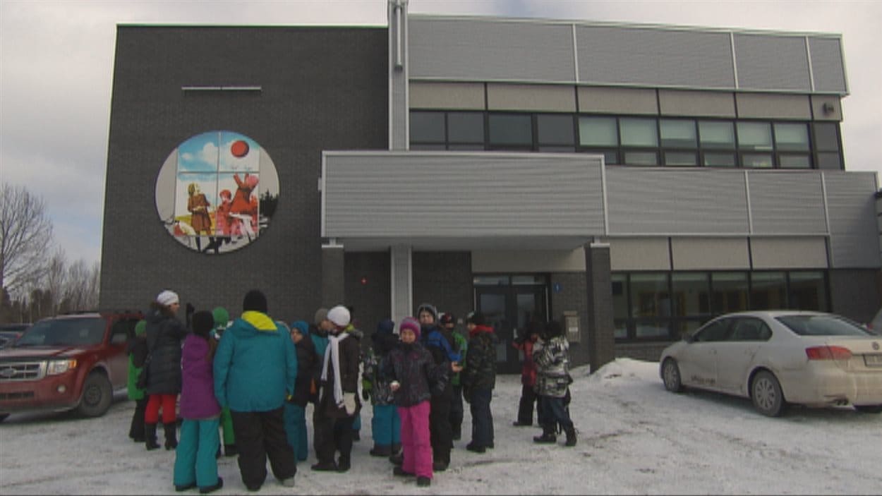Inauguration de la nouvelle école primaire de SaintAmbroise Radio