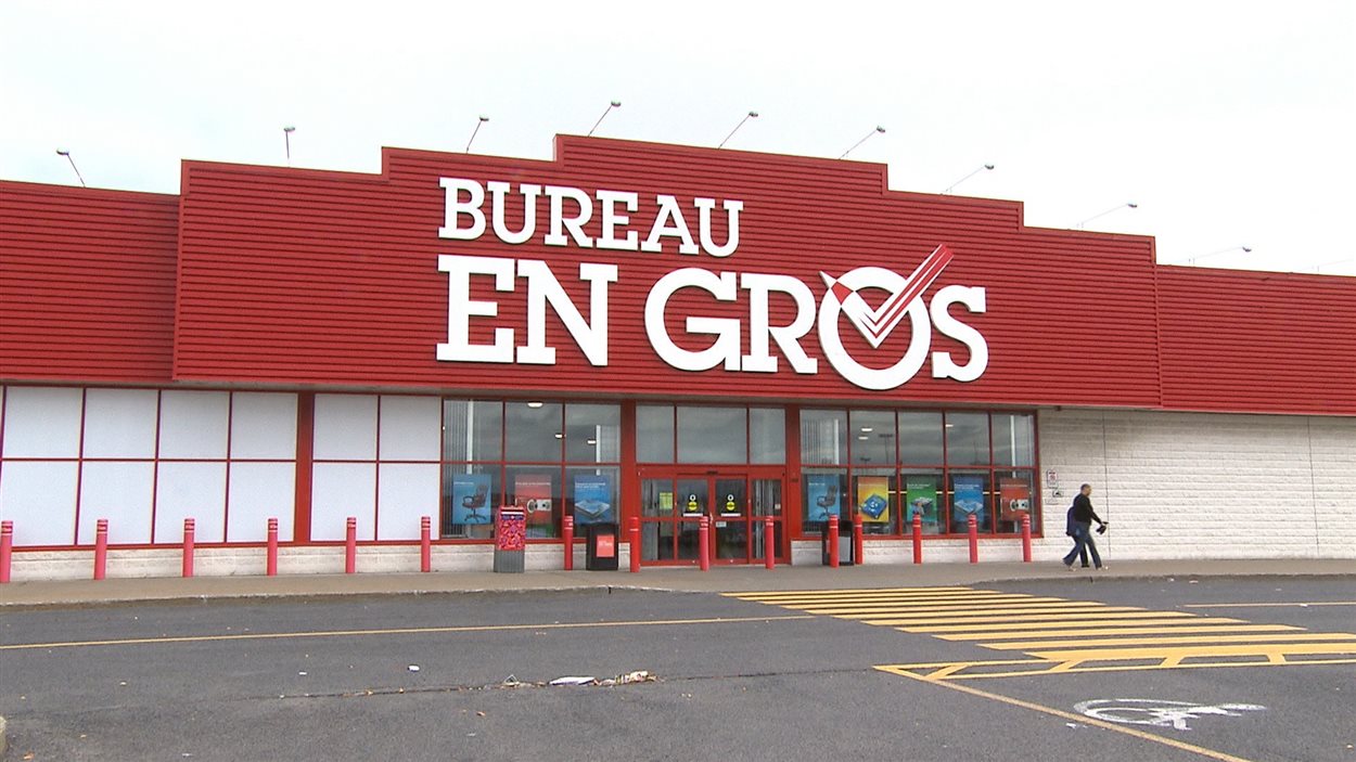 Bureau En Gros Ferme 225 Magasins En Amerique Du Nord Radio Canada Ca