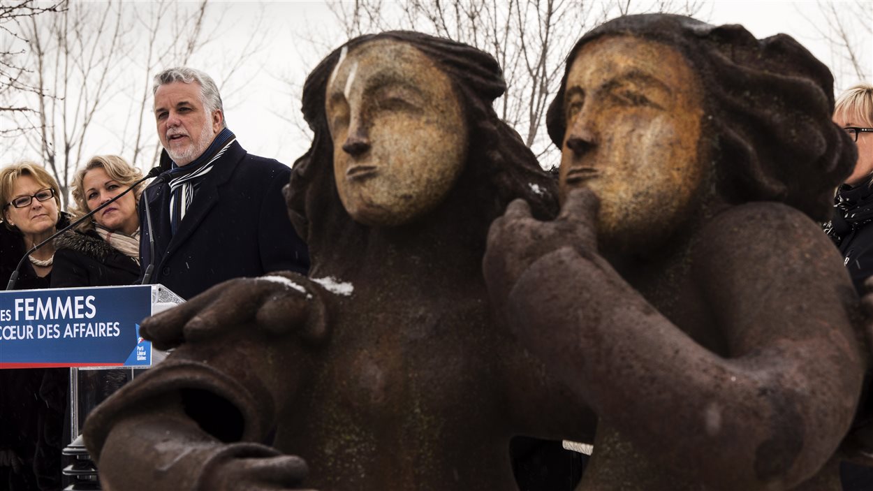 Philippe Couillard à St-Jean-sur-Richelieu, le 8 mars.