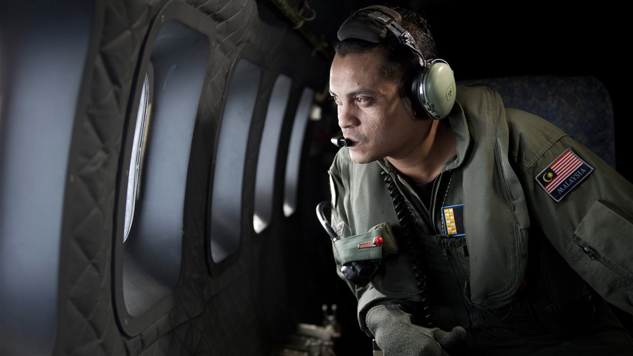 Les recherches se poursuivent afin de retrouver le vol 370 Malaysia Airlines, le 14 mars 2014.