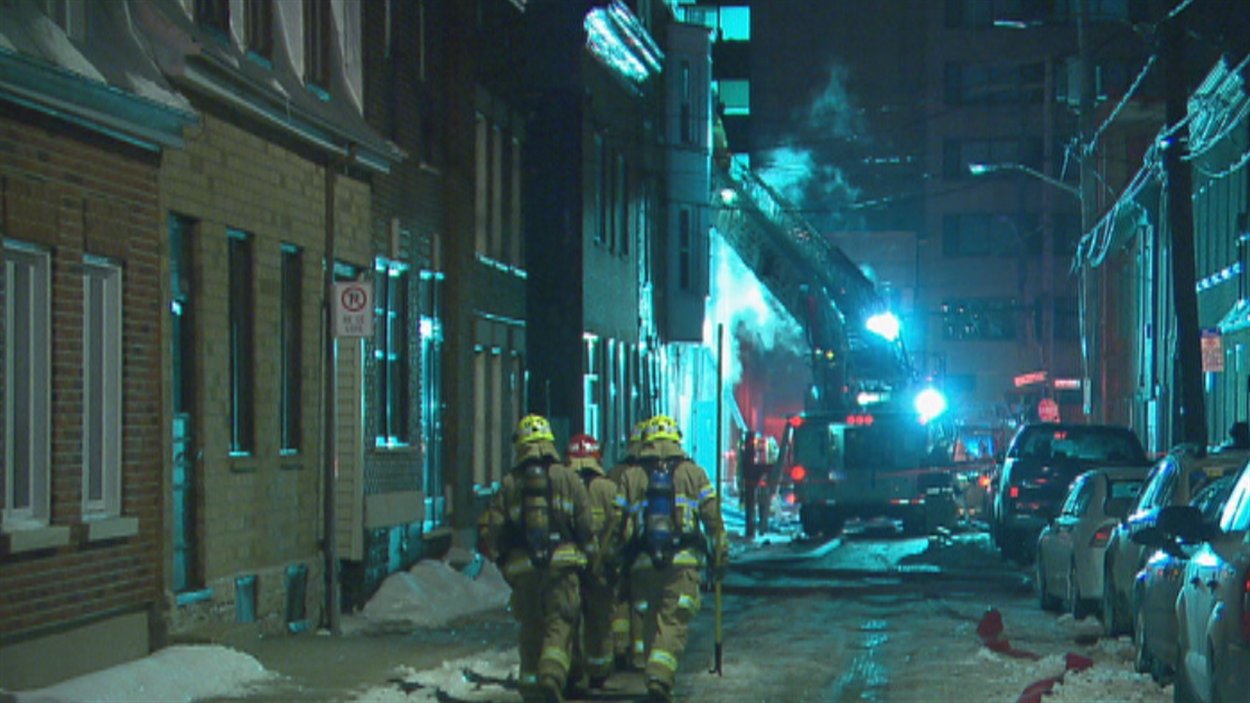 Les pompiers de Québec interviennent sur la rue Kirouac.