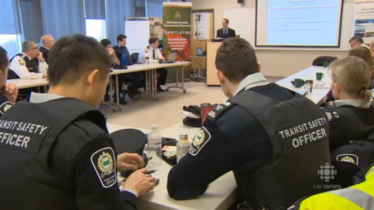 Des gardiens de sécurité de GO en formation sur le terrorisme