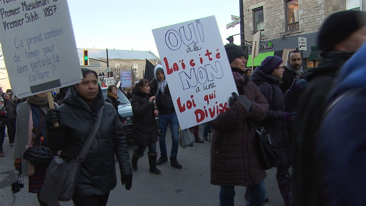 La marche a été déclarée illégale, mais tolérée par les policiers de Montréal.