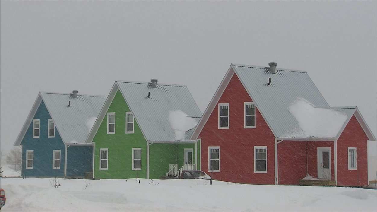Maisons de Chandler en Gaspésie. Méga projet de cimentrie dans la région de Port-Daniel. TP Langlois, 24-03-2014.