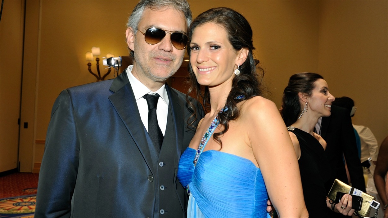 Le Tenor Italien Andrea Bocelli Epouse Sa Compagne De Longue Date Radio Canada Ca