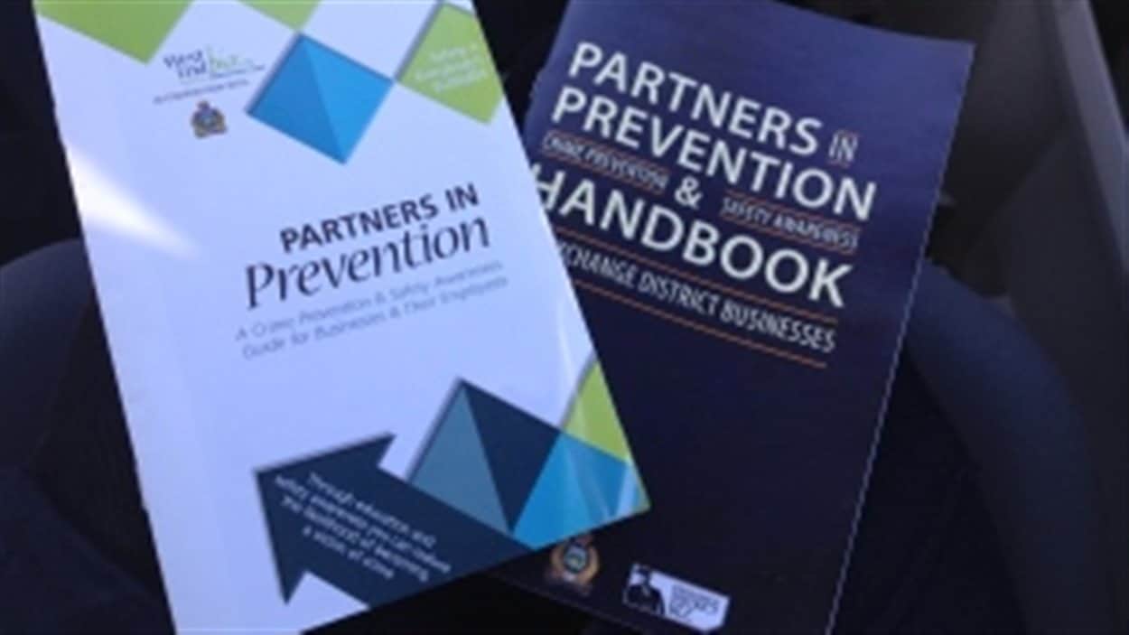 La police de Winnipeg lance un guide de prévention de la fraude Radio