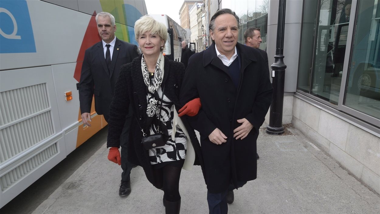 Isabelle Brais au bras de son mari, François Legault, chef de la Coalition avenir Québec