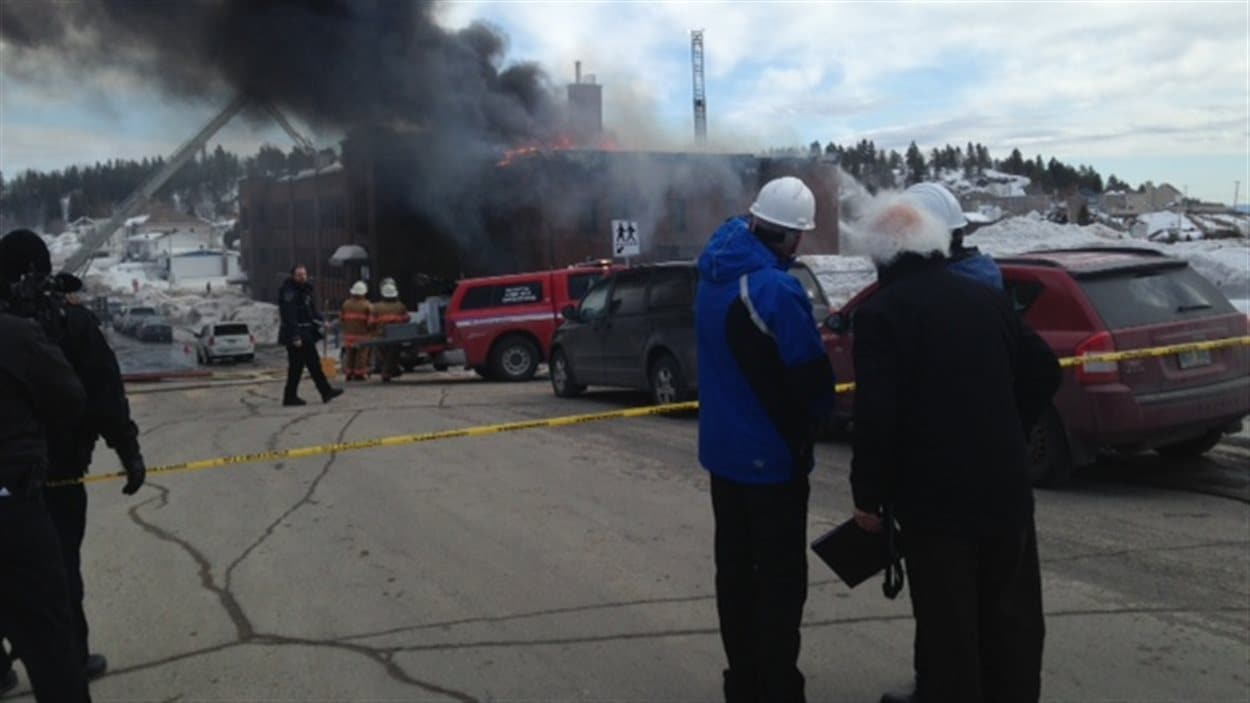 Incendie majeur à l’École SainteCécile RadioCanada