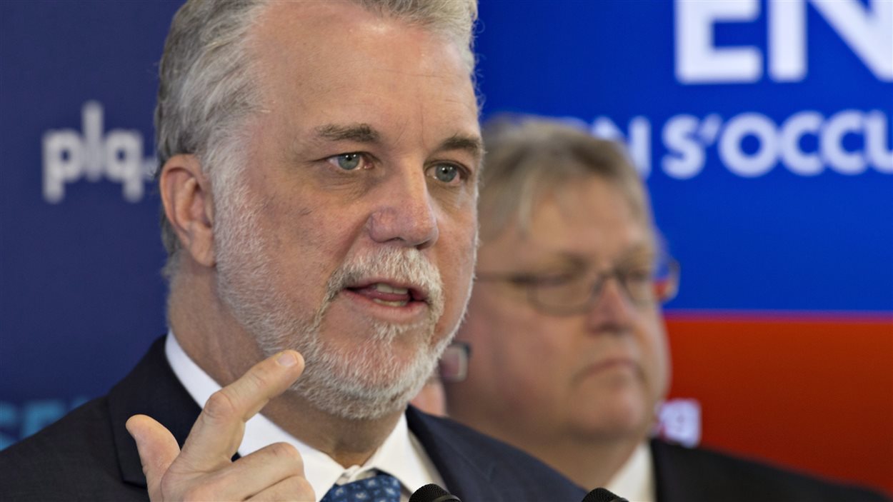 Le chef libéral, Philippe Couillard, à Trois-Rivières, le 2 avril