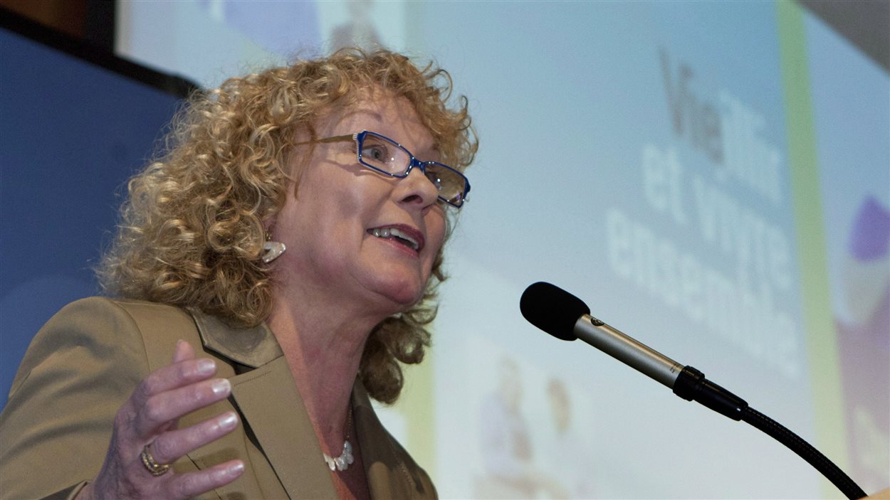 La députée libérale de Sainte-Marie-Sainte-Anne durant une allocution en mai 2012.