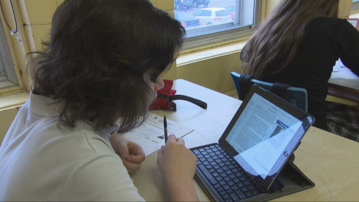 Utilisation de tablettes au Séminaire de Chicoutimi