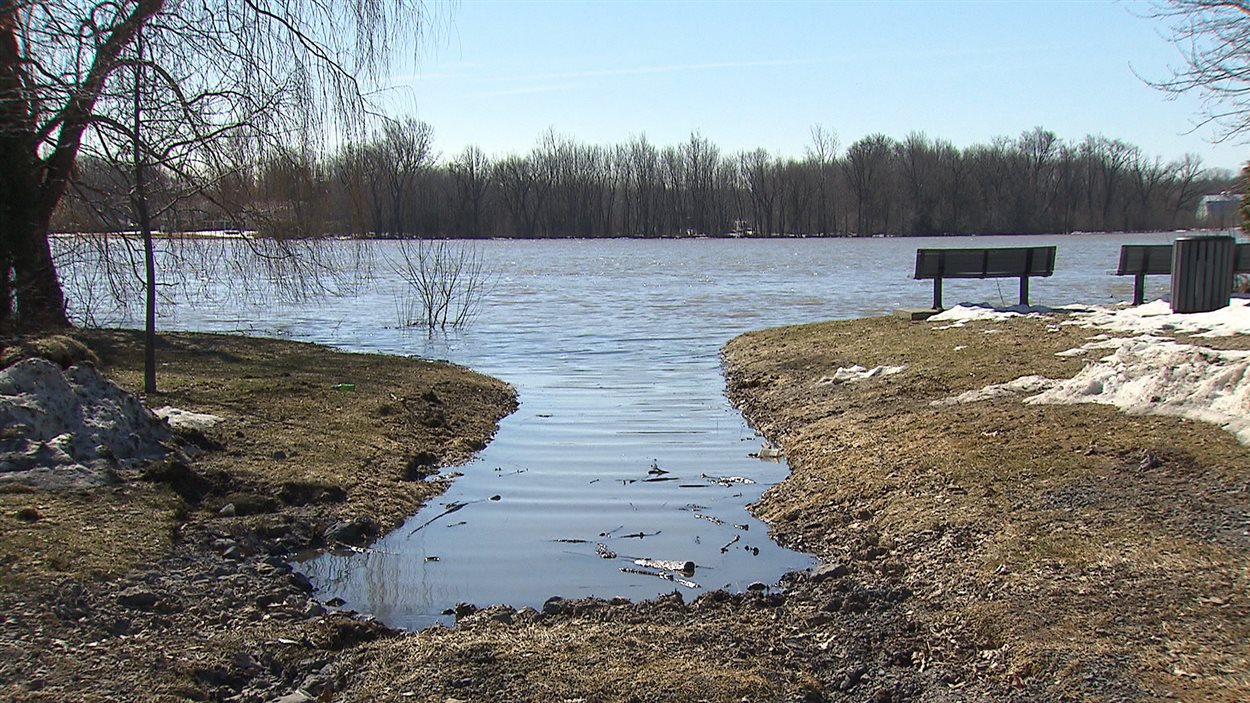 La rivière des Mille-Îles, entre Laval et la Rive-Nord, fait partie des cours d'eau à risque d'inondation.