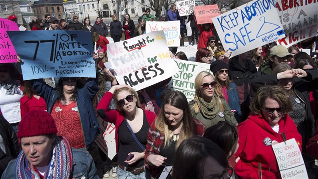 Hundreds protest for province to fund private abortion clinics, repeal ...