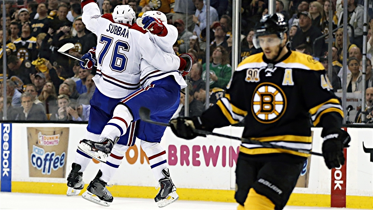 P.K. Subban et Francis Bouillon célèbrent un but