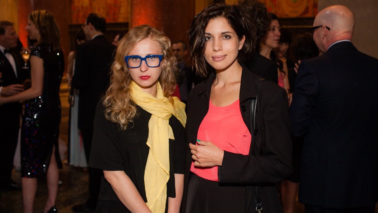 Maria Alyokhina et Nadya Tolokonnikova de Pussy Riot, à New York en mai 2014, lors du gala du Centre du PEN américain.