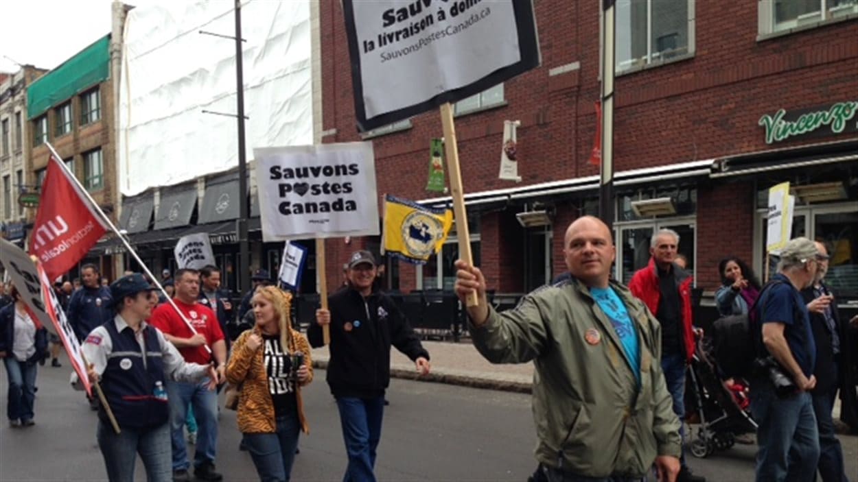 Une marche à Trois-Rivières pour dénoncer les compressions à Poste Canada