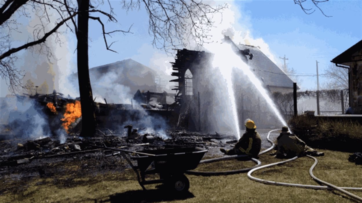 L'église United de Starbuck a été ravagée par les flammes.