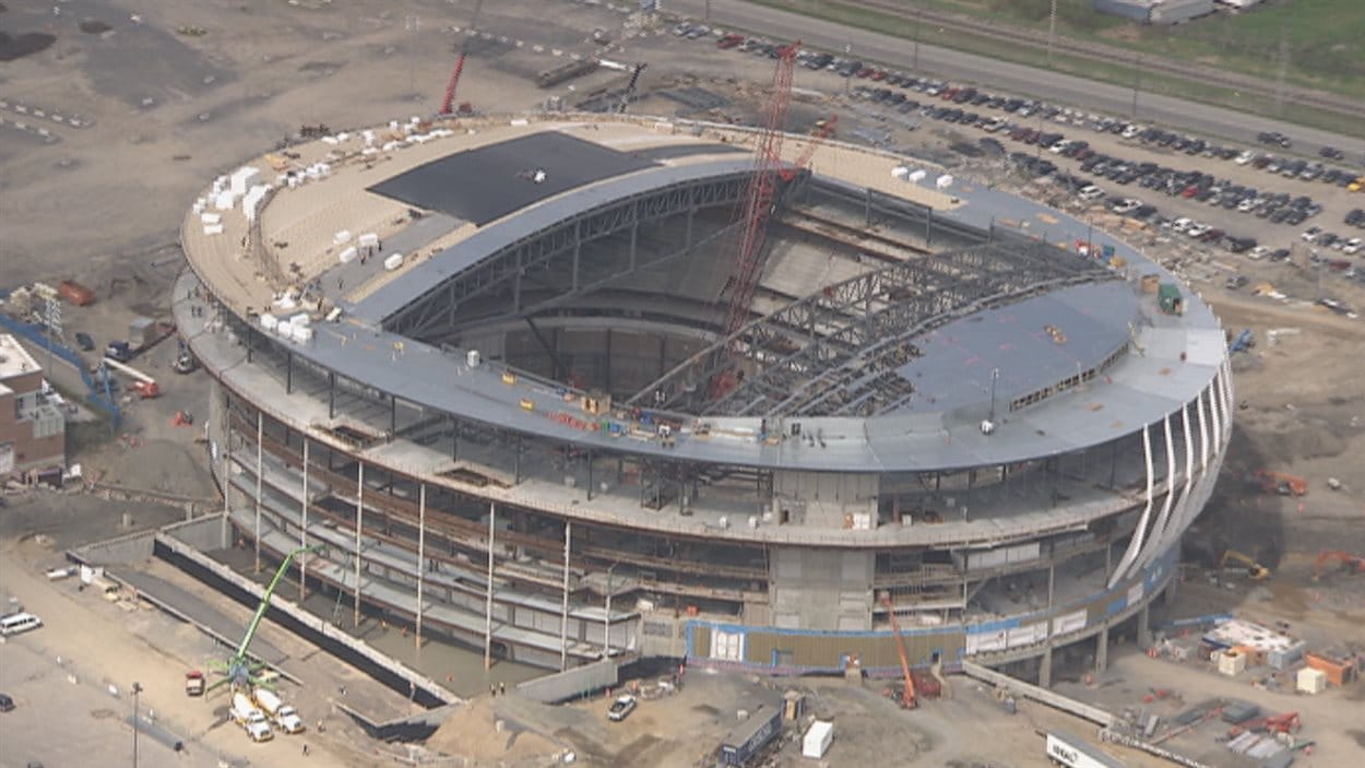 Vue aérienne de l'amphithéâtre de Québec en construction