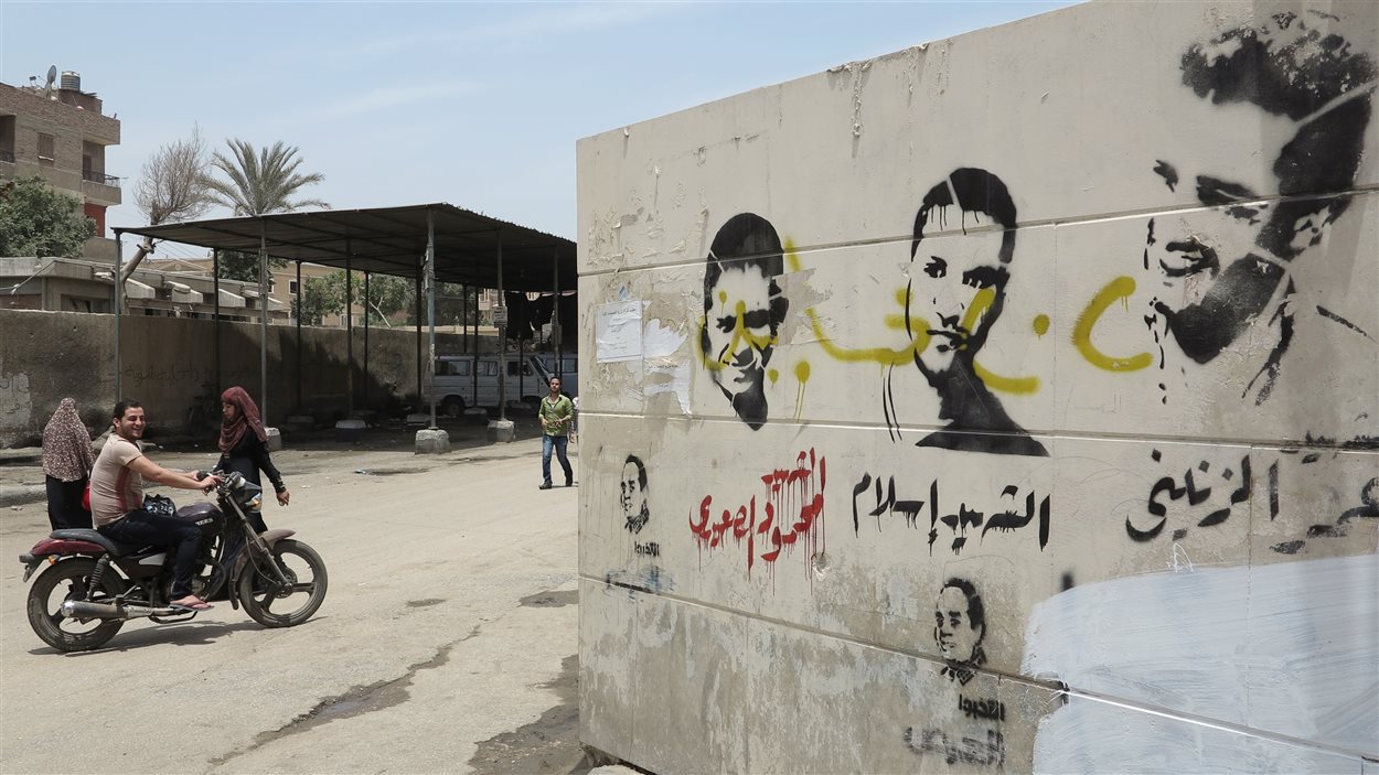Des graffitis représentent des sympathisants des Frères musulmans tués à Kerdassa.