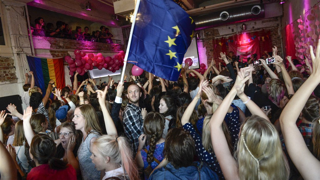 Des militantes du Parti d'initiative féministe suédois célèbrent à Stockholm, le 25 mai 2014