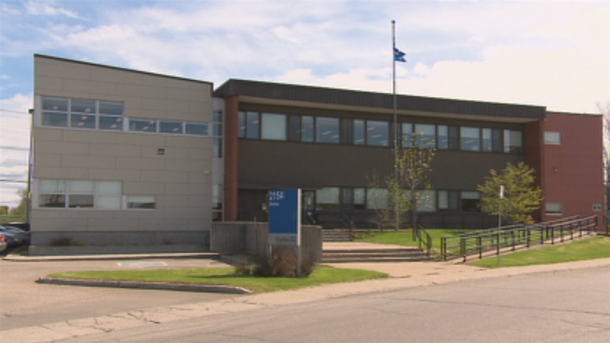 Revenu Québec fin du service à la clientèle à Jonquière RadioCanada