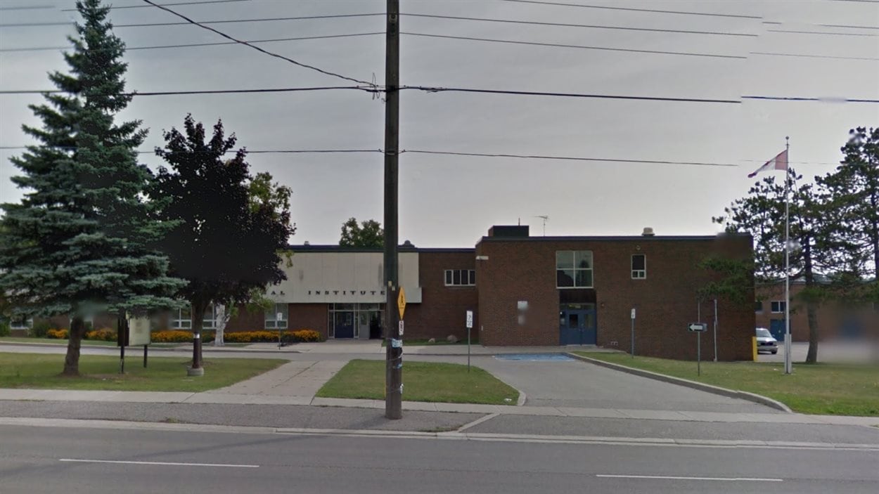 École fermée après une collision mortelle à Oshawa RadioCanada