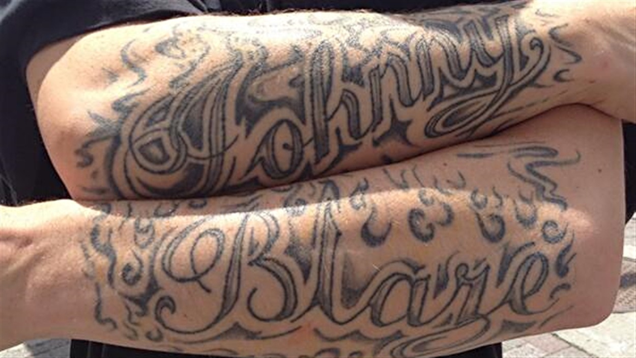 Suspendus à cause de leurs tatouages | Radio-Canada.ca