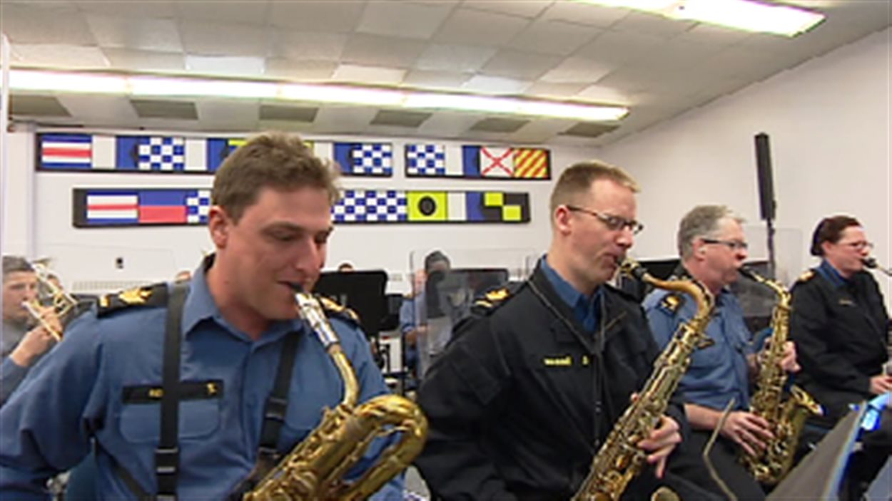 L'ensemble de la base de Stadacona s'envole pour la France RadioCanada