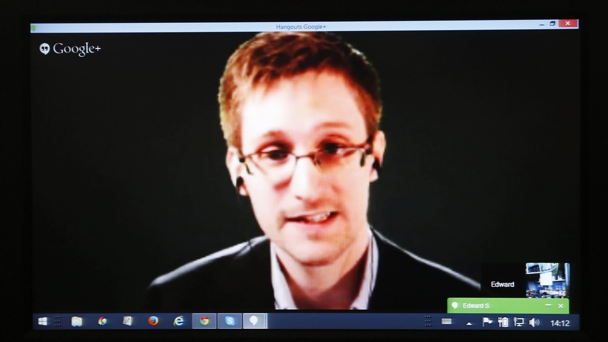 Edward Snowden, lors d'une vidéoconférence devant un comité du Conseil de l'Europe le 8 avril 2014