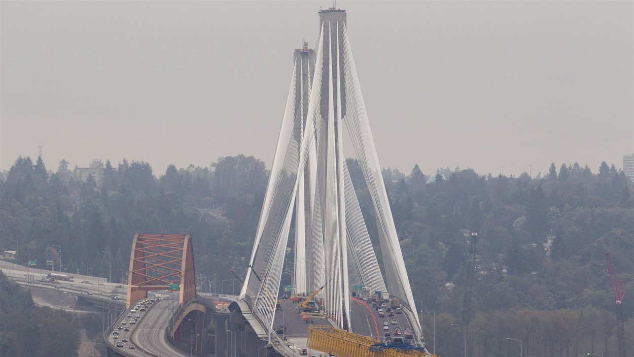Le vieux et le nouveau (2012) pont Port Mann en Colombie-Britannique
