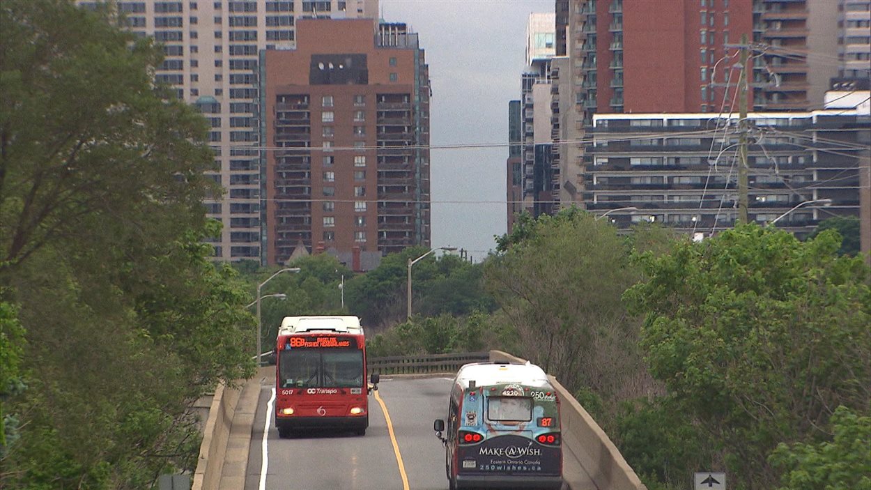 Des voies aménagées exclusivement pour les autobus à Ottawa
