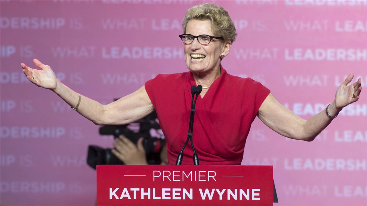 La chef libérale Kathleen Wynne remporte une majorité de sièges.