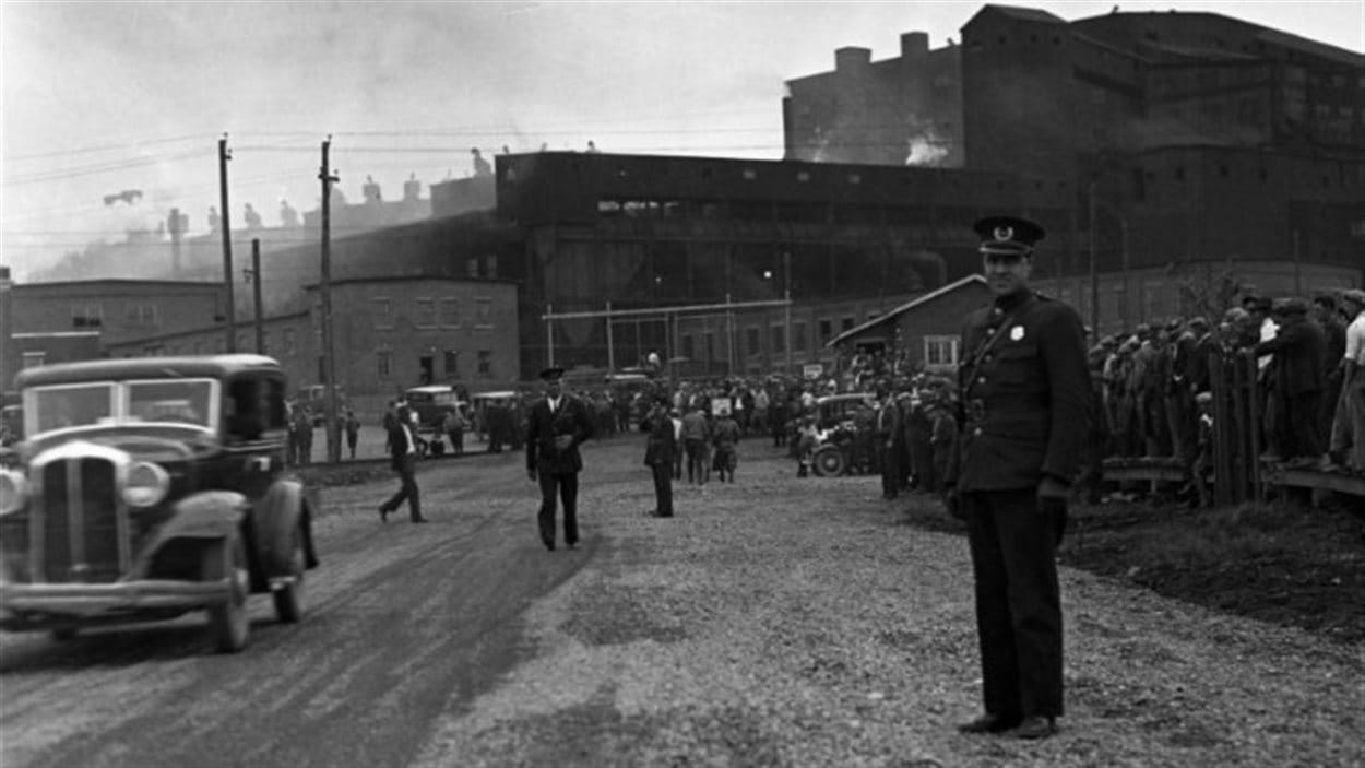 La grève des «fros», devant la mine Noranda, 1934