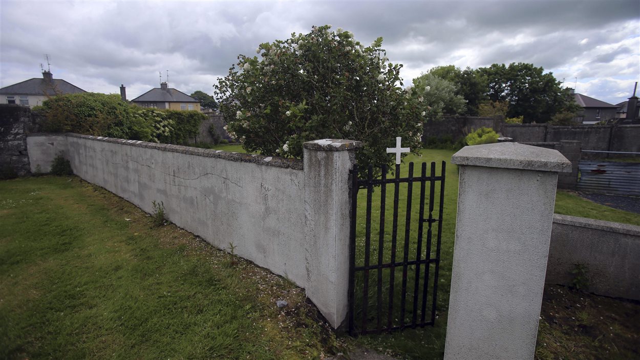 L'entrée du site à Tuam, en Irlande, le 4 juin 2014