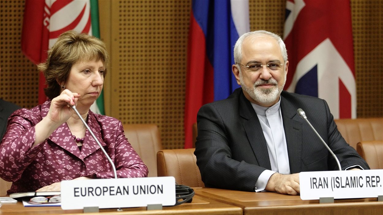 La représentante de l'Union européenne Catherine Ashton et le chef de la diplomatie iranienne Mohammad Javad Zarif