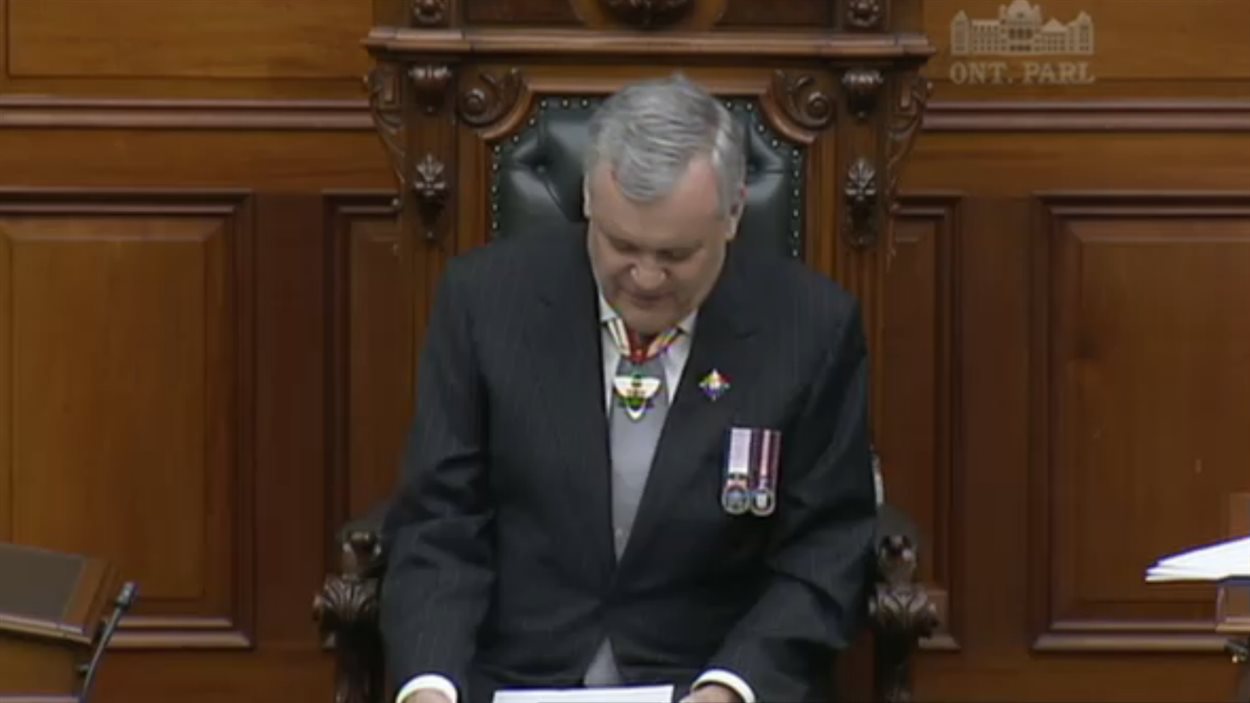 Le lieutenant-gouverneur David Onley lit le discours du Trône à Queen's Park.