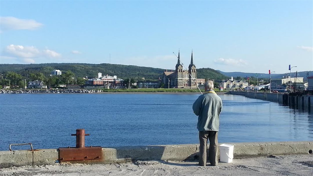Déception à SainteAnnedesMonts la réglementation de la pêche à quai reste la même RadioCanada Déception à SainteAnnedesMonts la réglementation de la pêche à quai reste la même RadioCanada
