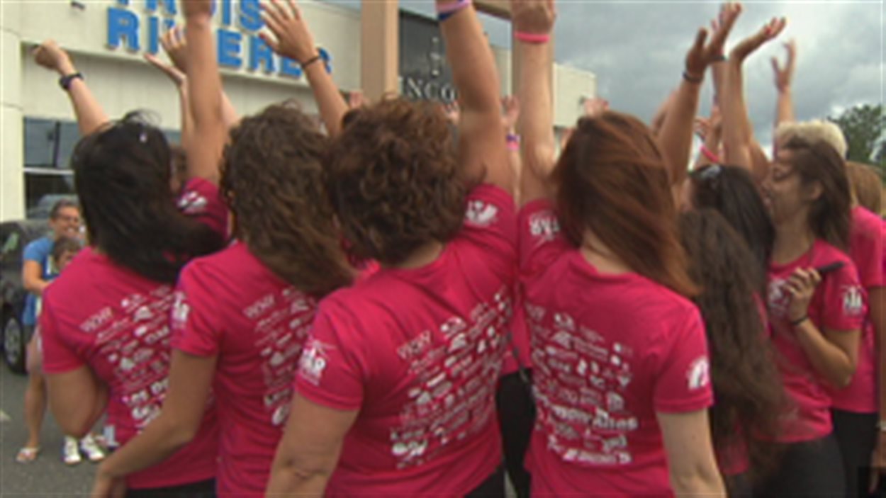 Une vingtaine de femmes de Trois-Rivières participent au Défi des Demois'Ailes 2014.