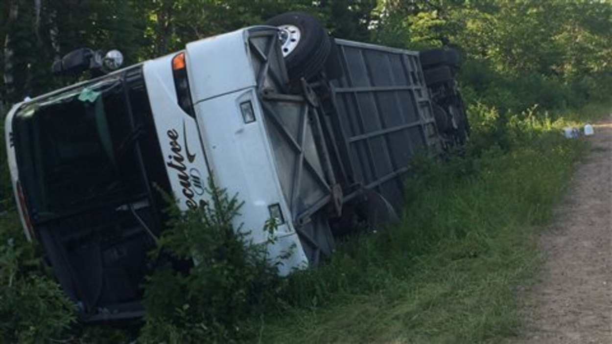 N.É. un accident d'autocar fait 10 blessés au CapBreton RadioCanada