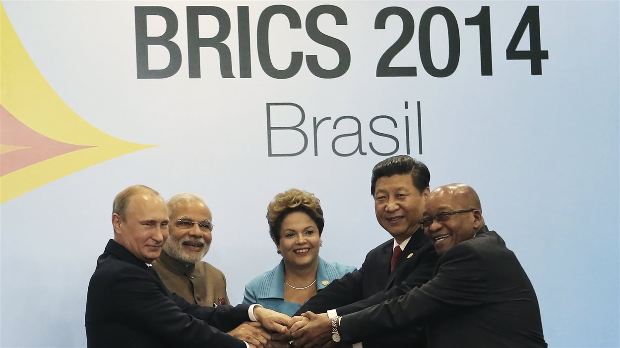 Le président russe Vladimir Poutine, le premier ministre indien Narendra Modi, la présidente du Brésil Dilma Rousseff, le président chinois Xi Jinping et le président sud-africain Jacob Zuma