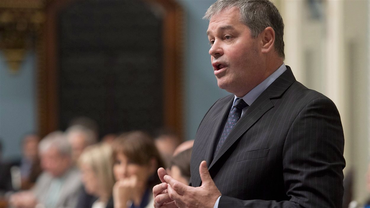 Pendant les 18 mois où il a été dans l'opposition, le député Yves Bolduc consacrait 20 à 30 heures par semaine à son travail de médecin.
