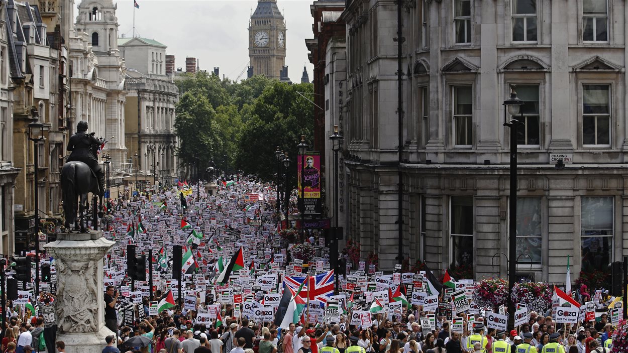 Des manifestations en appui aux Palestieniens ont lieu dans plusieurs villes le samedi 19 juillet. Des centaines de personnes se sont rassemblées à Londres