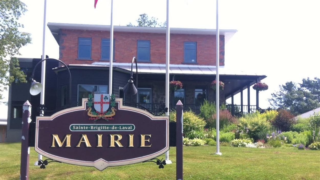 L'exDG de SainteBrigittedeLaval poursuit la municipalité pour 80