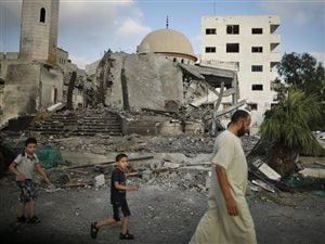 Une mosquée détruite par des bombardements israéliens à Gaza.