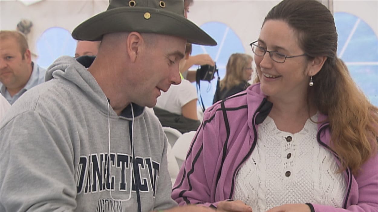 Gilles Daoust en compagnie de sa compagne Hélène Robert font partie de ceux qui ont profité d'un moment de détente ce week-end, à l'invitation de Wounded Warriors.