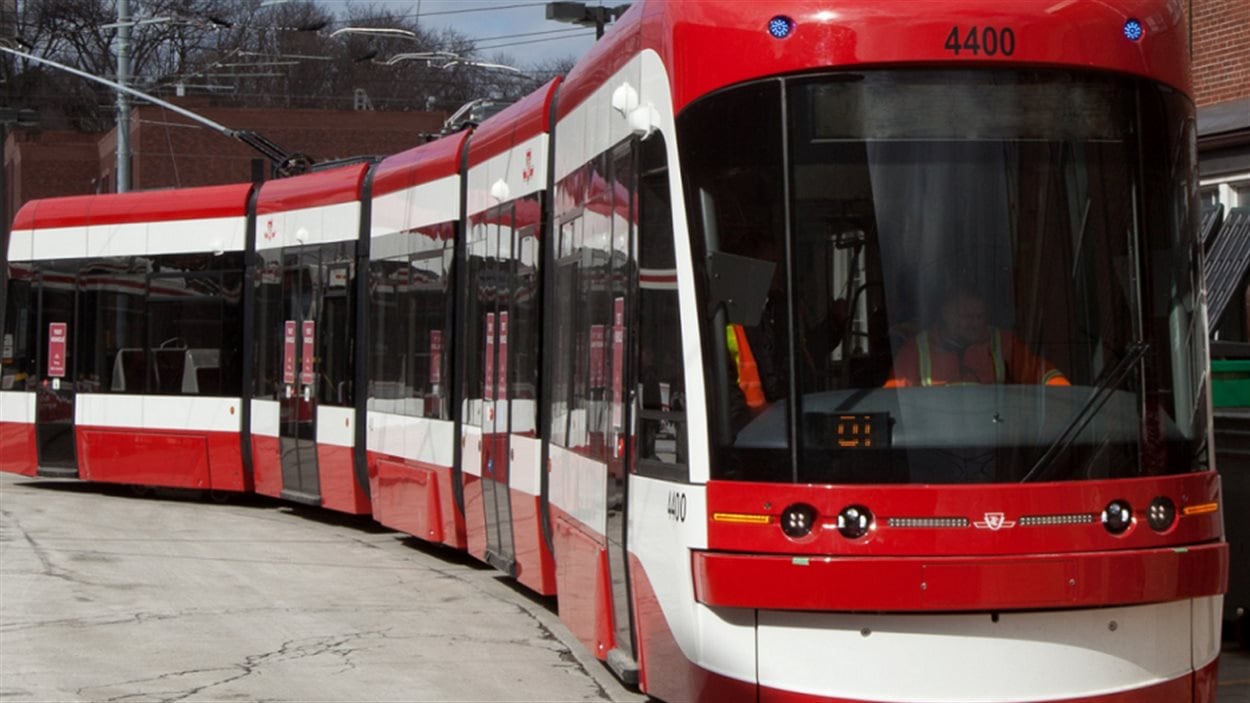 Bombardier promet que Toronto aura ses nouveaux tramways, malgré la grève à son usine de Thunder Bay.
