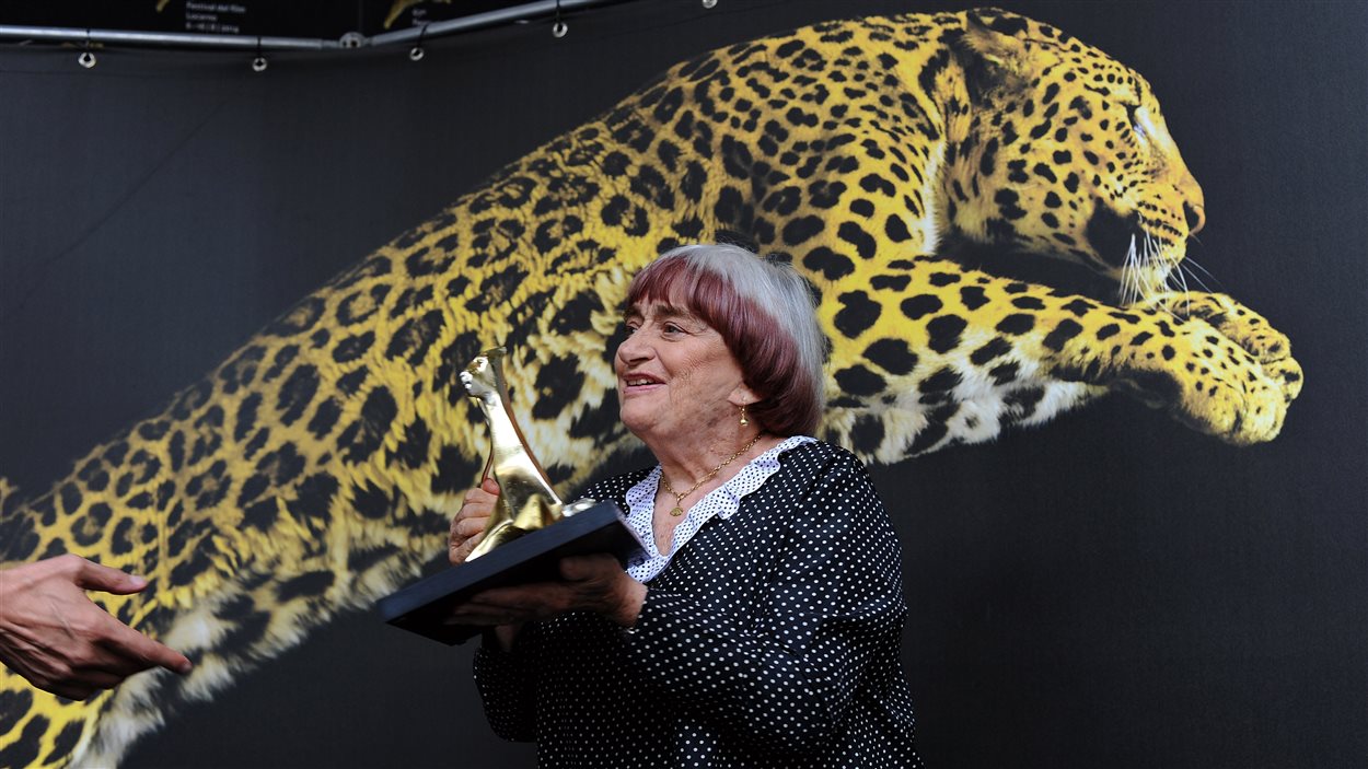 Agnès Varda reçoit son prix à Locarno