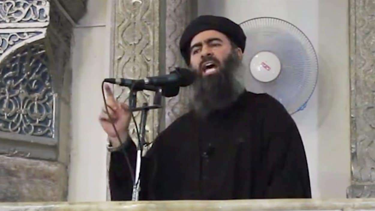 Image non authentifiée d'Abou Bakr Al-Baghdadi, le chef de l'organisation État islamique, tirée d'une vidéo diffusée en juillet 2014