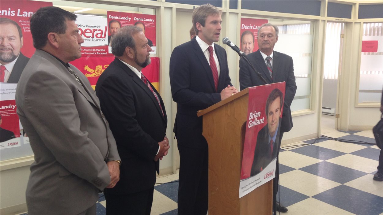 Brian Gallant et des candidats libéraux
